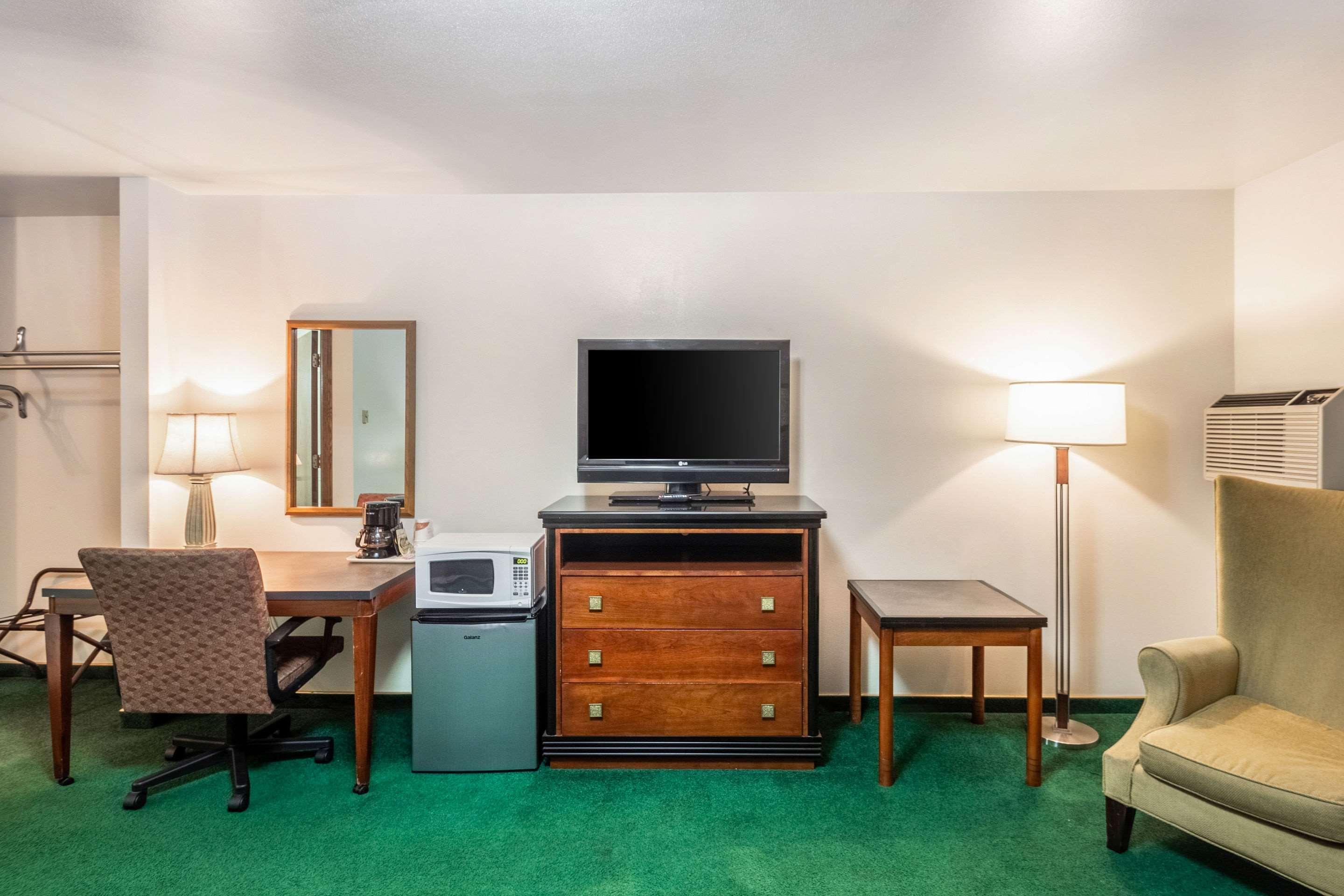 Econo Lodge Waupaca Luaran gambar