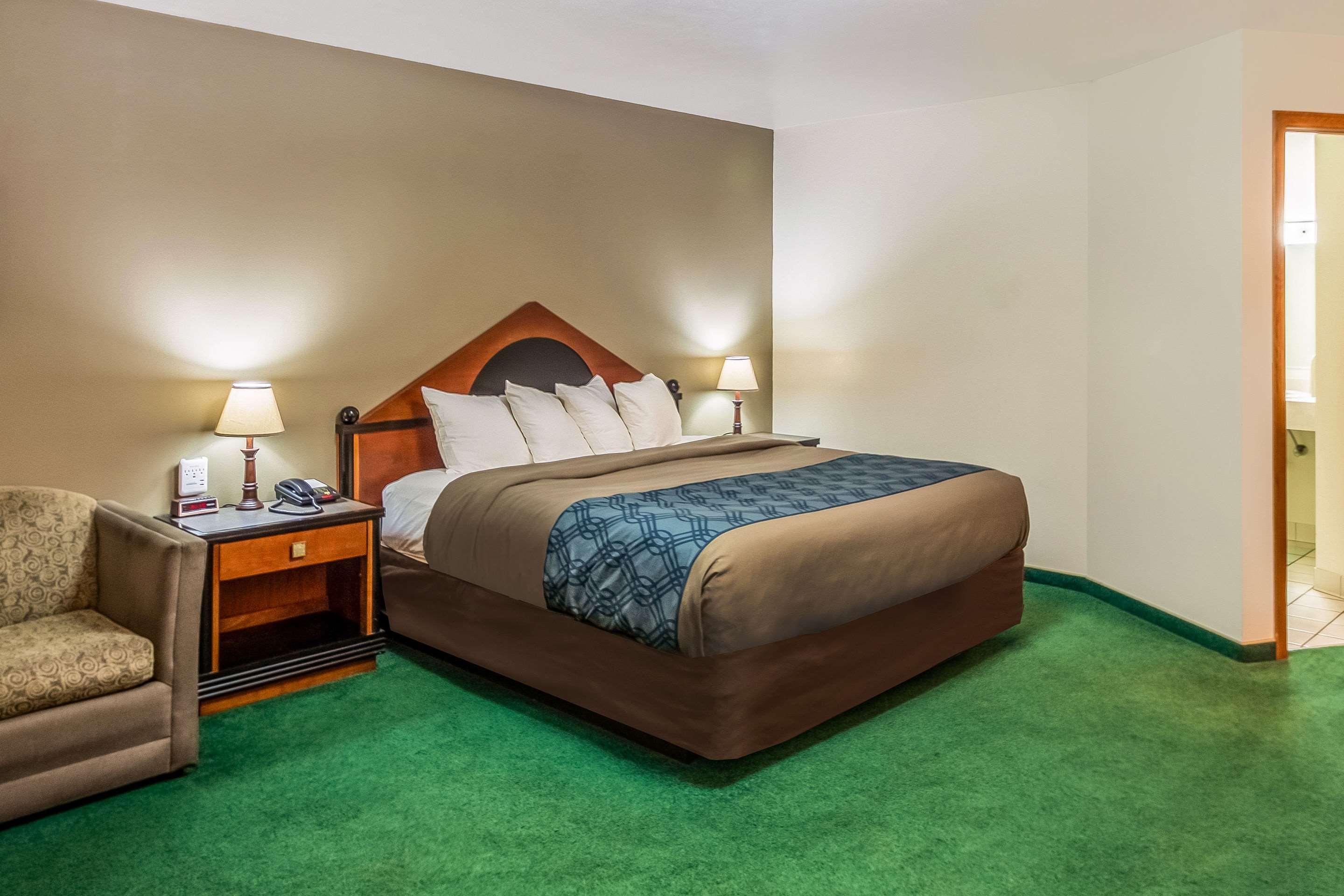 Econo Lodge Waupaca Luaran gambar