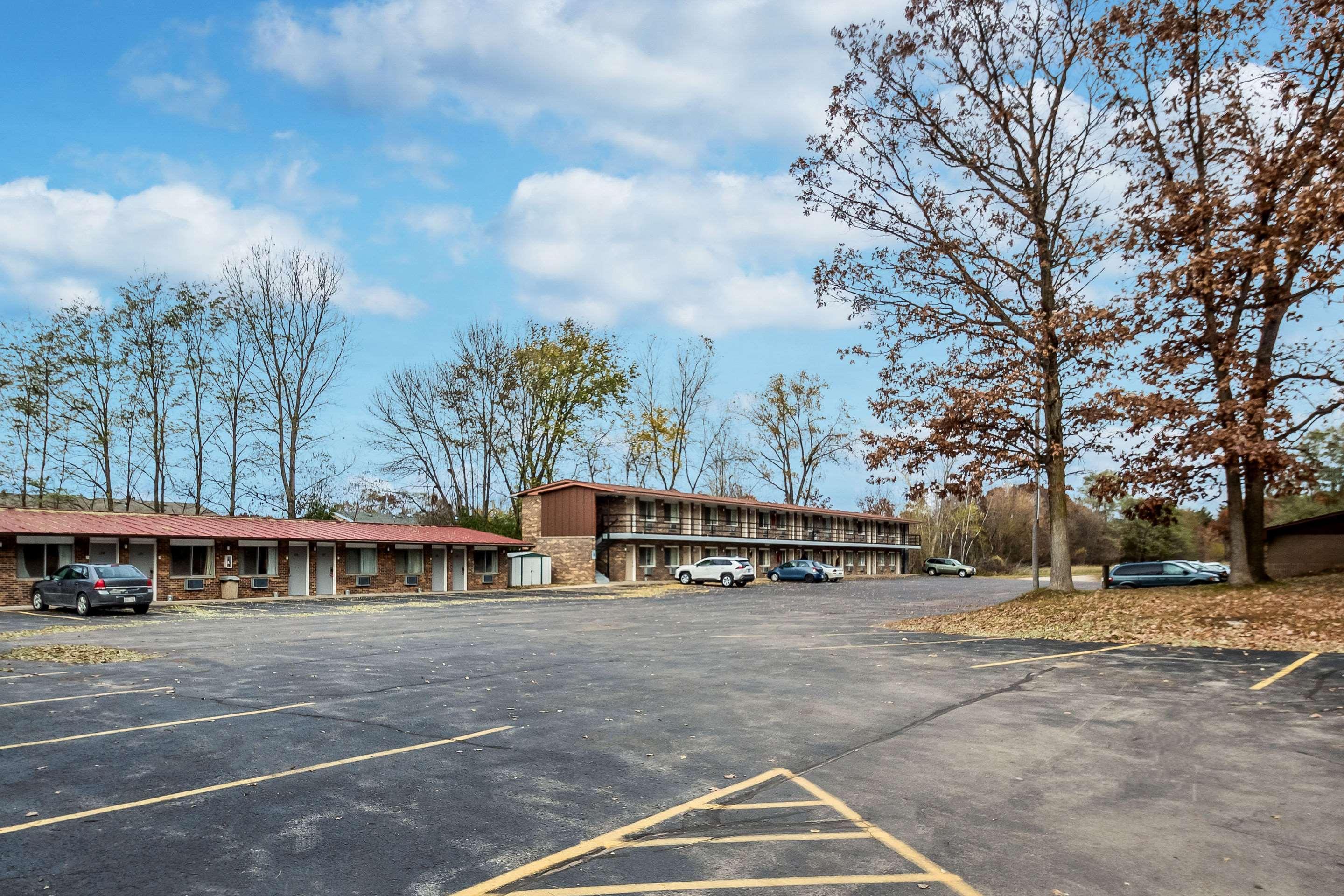 Econo Lodge Waupaca Luaran gambar